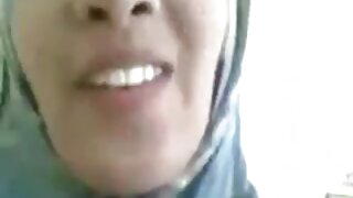 ککلڈ شوہر اپنی بیوی  ...