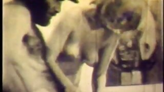 دلکش نوعمر لڑکی پی ا ...